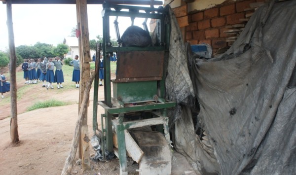 00002Nyanza School.jpg